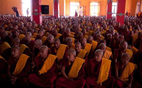 藏地僧众与父母的关系是怎样的？