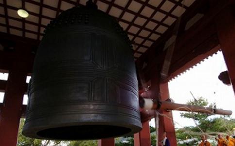佛教寺院为何有不同大小的钟？